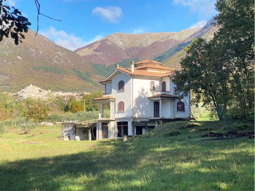 Villa à San Donato Val di Comino