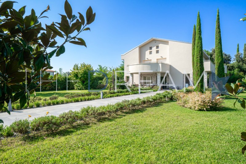 Villa a Forte dei Marmi