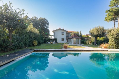 Вилла в Форте-дей-Марми