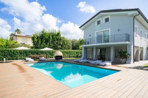 Вилла в Форте-дей-Марми