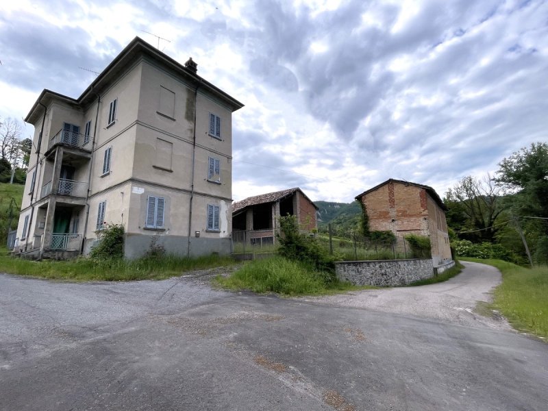 Casa di campagna a Godiasco Salice Terme