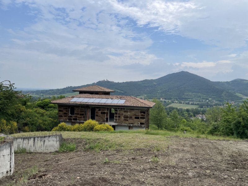 Villa in Godiasco