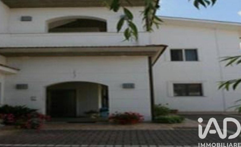 Kommersiell byggnad i Ortona