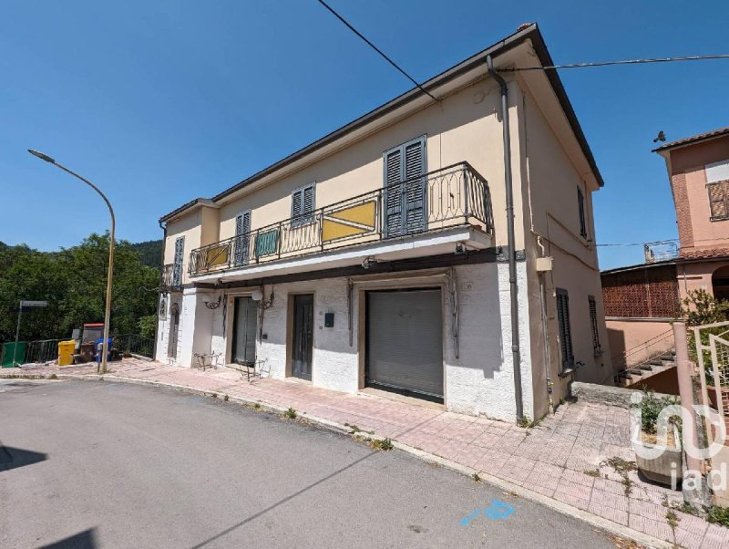 Maison individuelle à Bussi sul Tirino