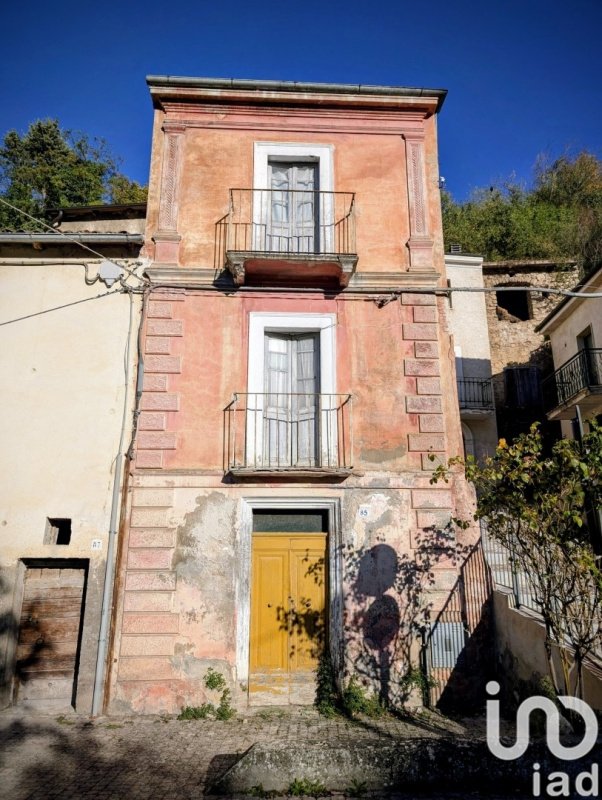 Особняк в Гориано-Сиколи