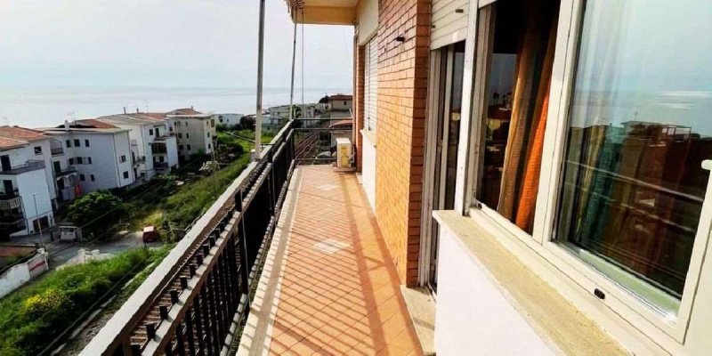 Apartamento em Belvedere Marittimo