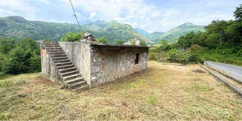 Строительный участок в Бонифати