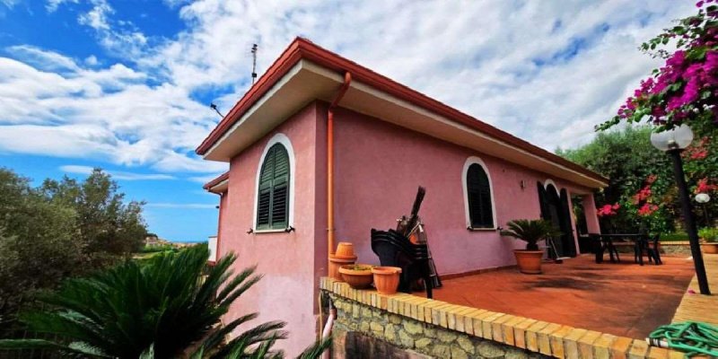 Casa independiente en Belvedere Marittimo