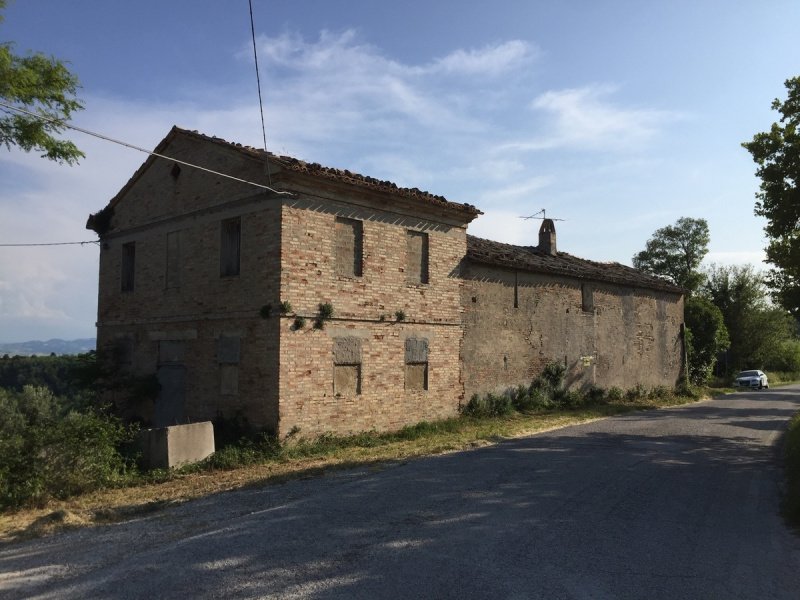 Farmhouse in Cartoceto