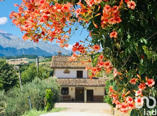 Farmhouse in Castiglione Messer Raimondo