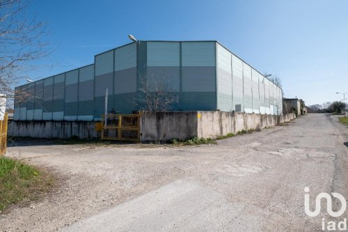 Immobile commerciale a Volta Mantovana