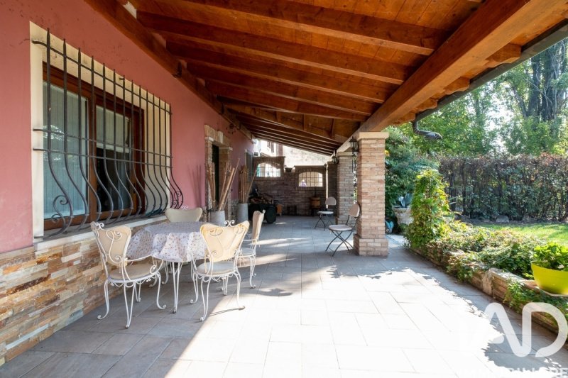Casa de campo em Asola