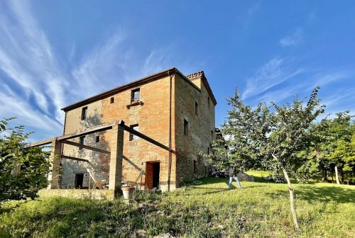 Historiskt hus i Urbino