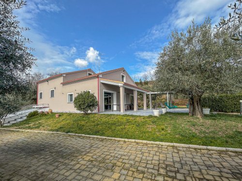 Villa en Cingoli