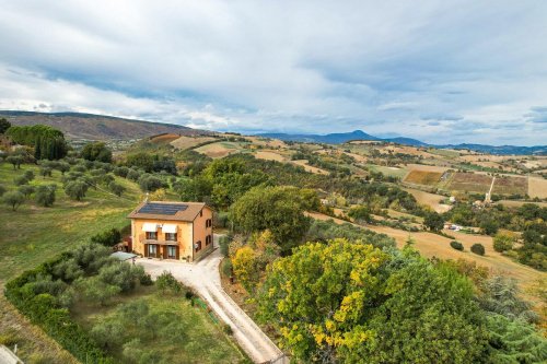 Villa a Serrapetrona