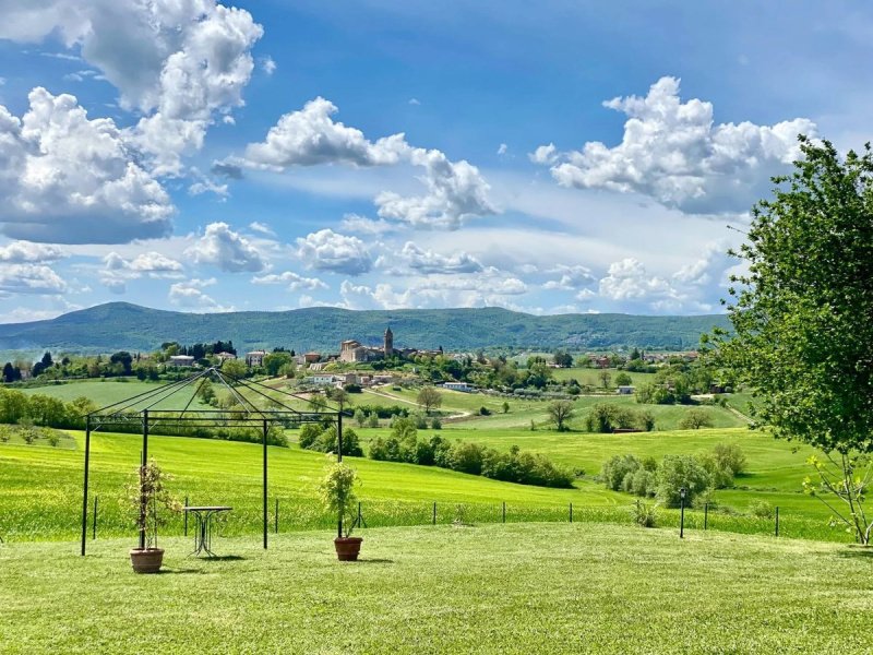 蒙泰卡斯特里利农舍