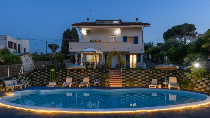 Villa à San Costanzo