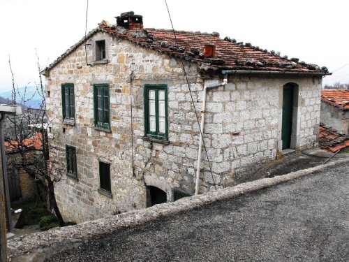 Farmhouse in Schiavi di Abruzzo