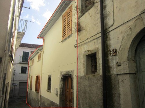 Detached house in Agnone