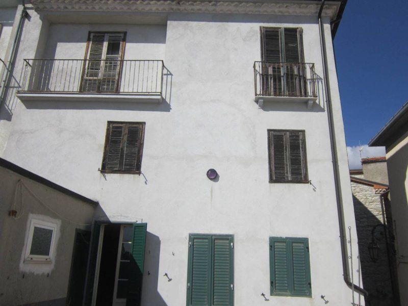 Detached house in Belmonte del Sannio