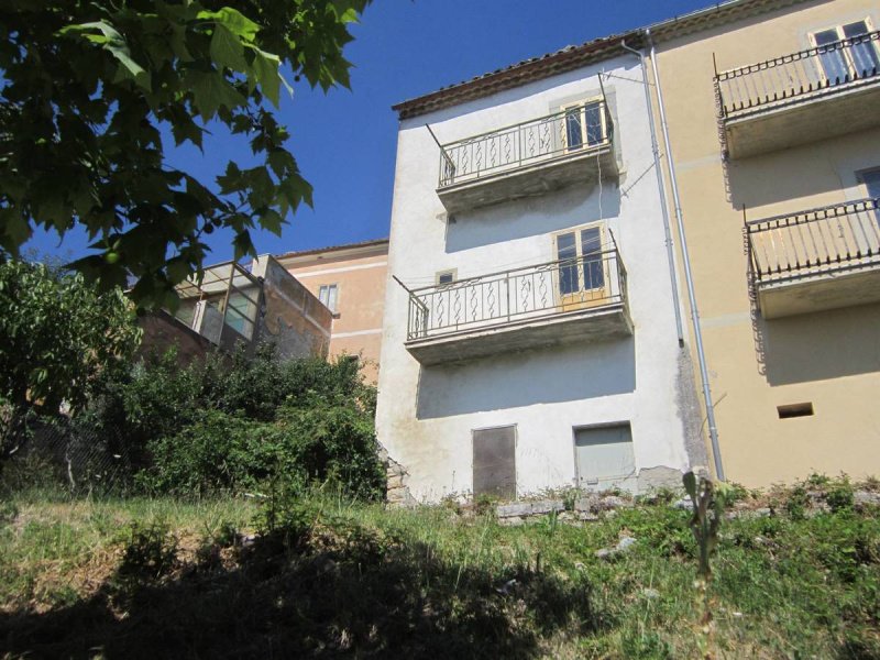 Casa indipendente a Borrello