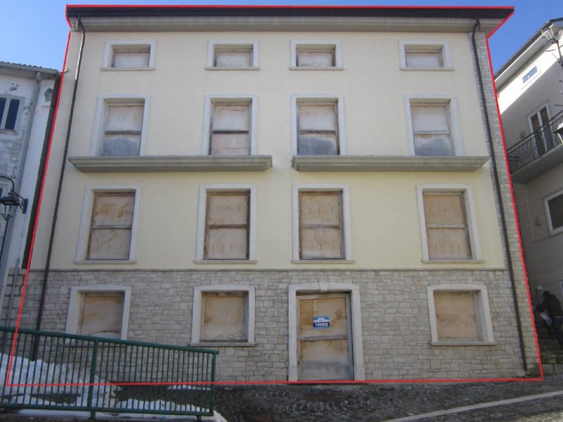 Отель в Пескопеннатаро