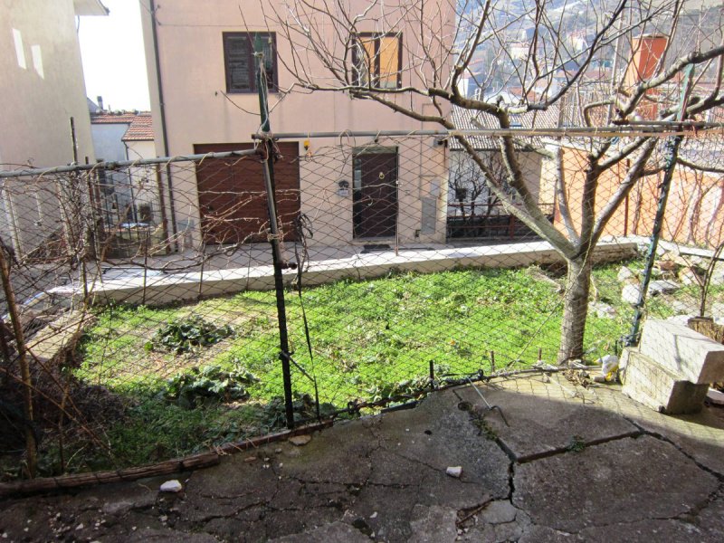 Особняк в Кастильоне-Мессер-Марино