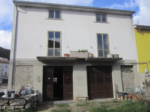 Country house in Castiglione Messer Marino