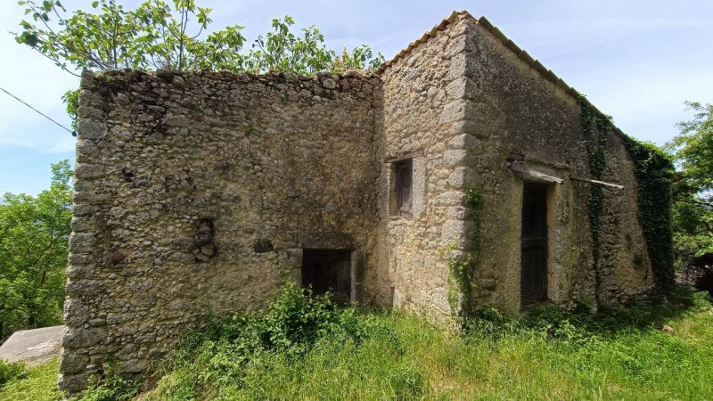 Country house in Arpino