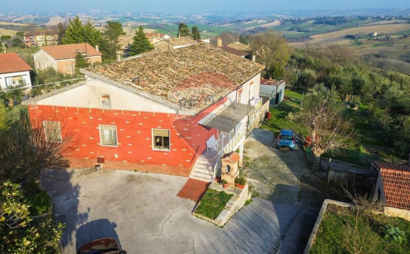 Casa independiente en Cingoli