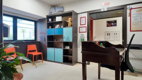 Zakelijk onroerend goed in Falconara Marittima