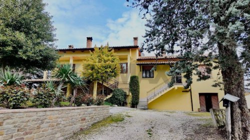 Semi-detached house in Arcevia