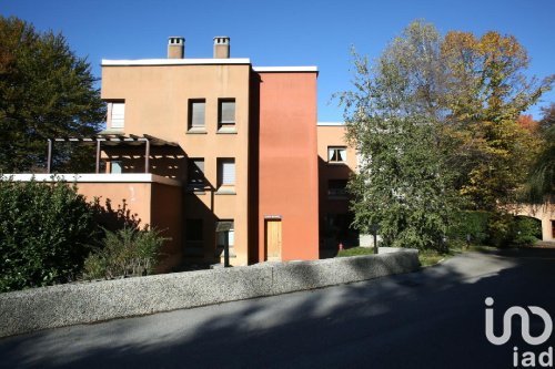 Apartment in Barzanò