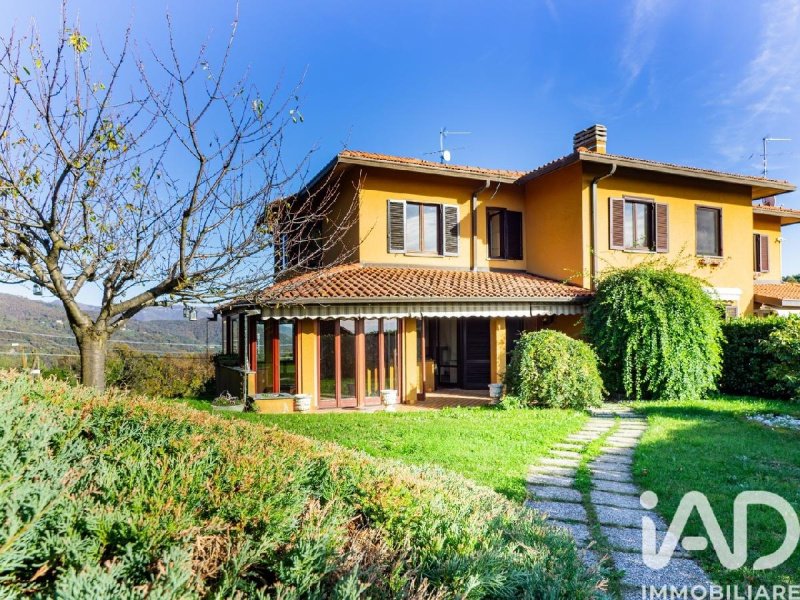 Villa i La Valletta Brianza