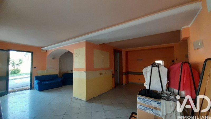 Local commercial à Calolziocorte