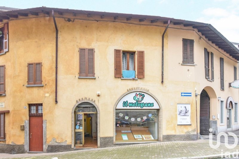 Commercial property in Meda