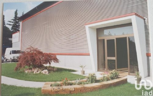 Edifício comercial em Paderno Dugnano