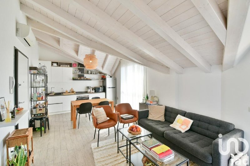 Apartamento em Carugo