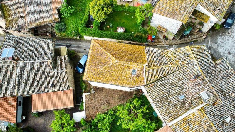 Casa geminada em Massa Martana