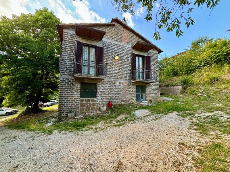 Maison individuelle à Montecastrilli