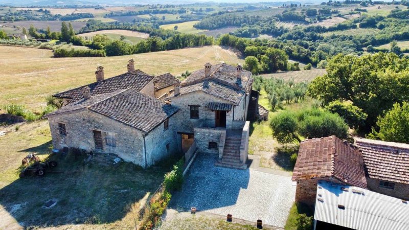 Casa geminada em Massa Martana