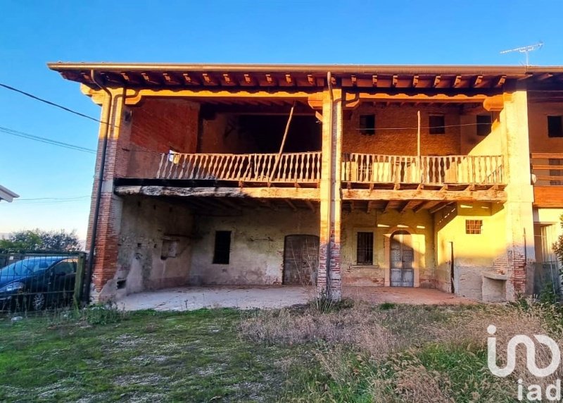 Отдельно стоящий дом в Лонато-дель-Гарда