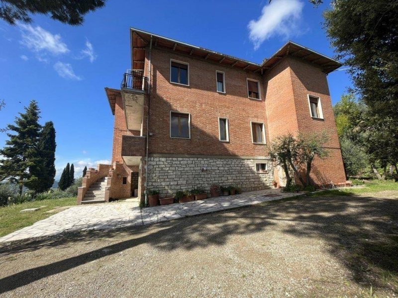 Casa independiente en Lucignano