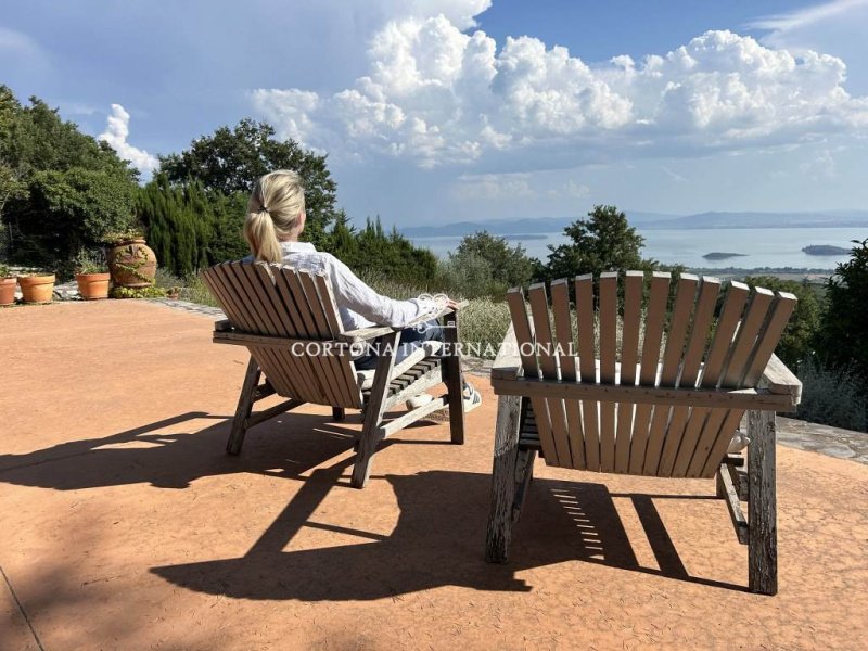 Villa in Tuoro sul Trasimeno