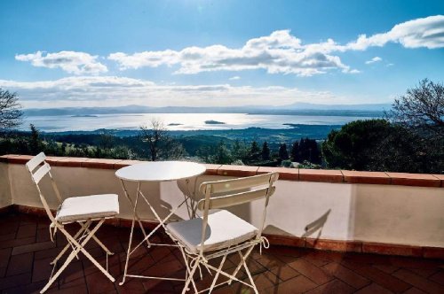 Villa a Tuoro sul Trasimeno