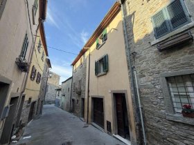 Hus från källare till tak i Cortona