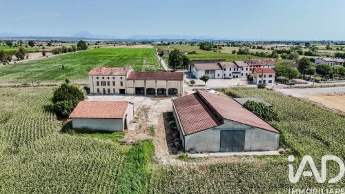 Casa de campo em Ceresara