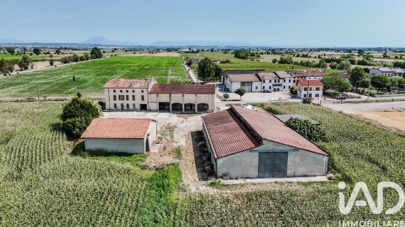 Casa de campo em Ceresara