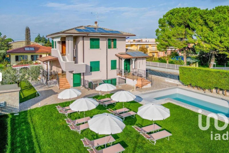 Villa à Castelnuovo del Garda