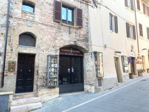 Commercial property in Assisi